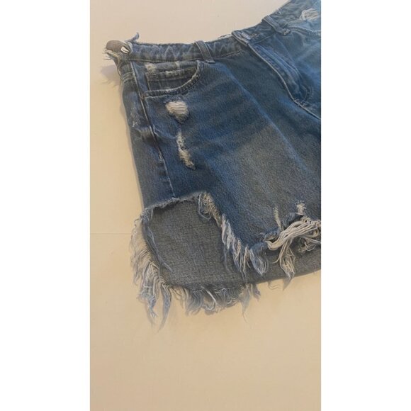 Vert High Rise Denim Cut off Slit Shorts, Medium - Picture 16 of 16